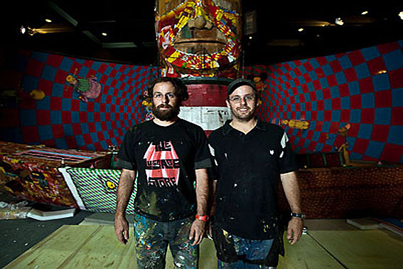 Os Gêmeos falam sobre o grafite no Roda Viva. centralhiphop.uol.com.br