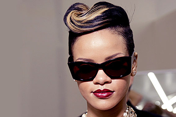 Rihanna pretende tocar bateria em  nova turnê.catwalkqueen.tv