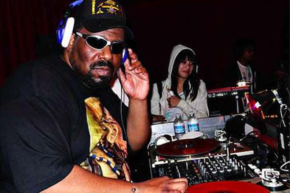 DJ Afrika Bambaataa S/A estrela 18a. edição do Abril Pro Rock.Divulgação