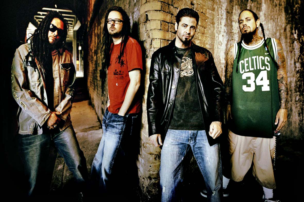 Korn se empenha nos acertos finais do próximo álbum.mylifeaccordingtomeandmeonly.files.wordpress.com