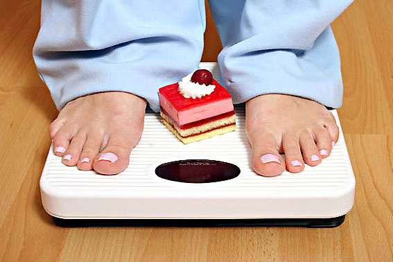 FOTO – Apenas redução na quantidade de comida não é o bastante para perder peso.kitmulherzinha.com.br