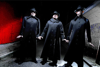 FOTO - O trio Information Society de volta em show gravado em 2008 em DVD.kambriel.com