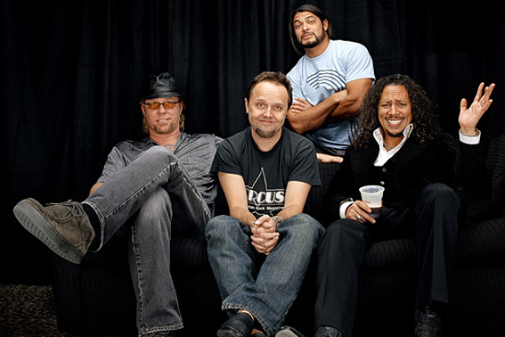 FOTO - Clássica gravação apresenta Metallica no início da carreira.groovebar.files.wordpress.com