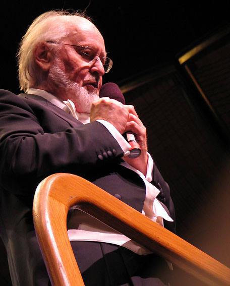 O maestro John Williams é autor de trilhas sonoras de sucessos como Guerra nas Estrelas e Indiana Jones.wikimedia.org