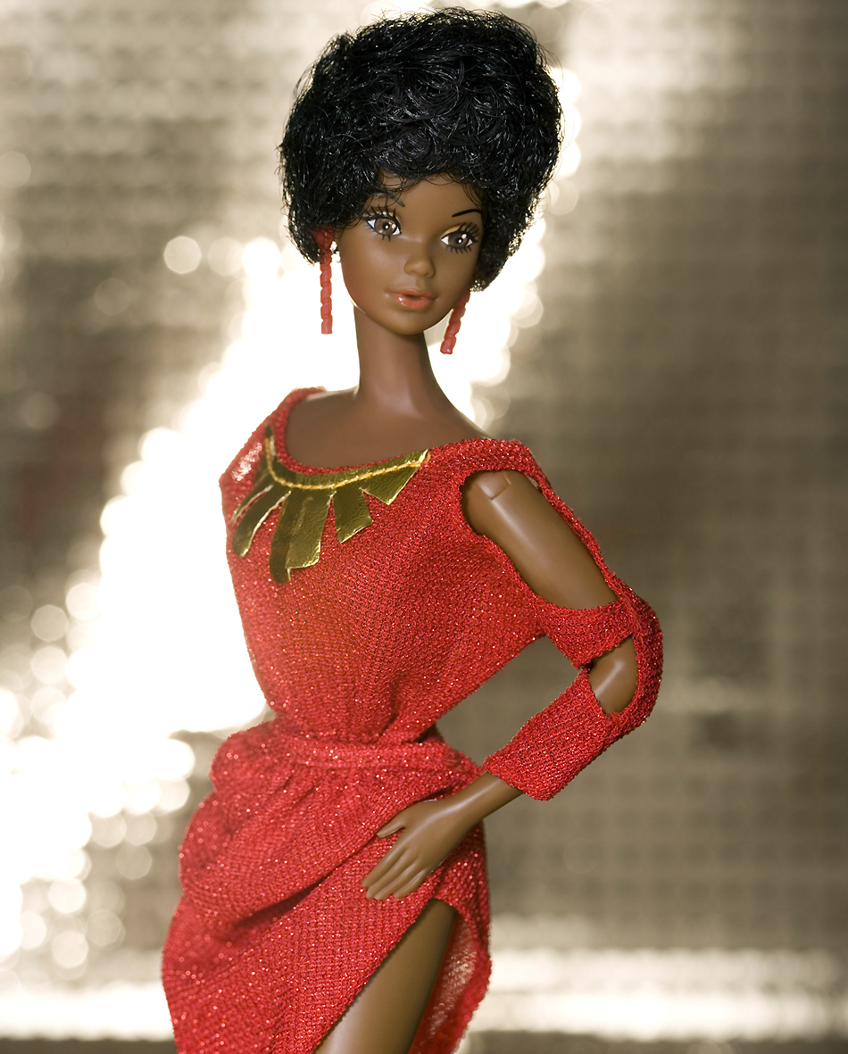 FOTO - Exposição Black Barbie celebra 30 anos da Barbie negra.repique.blog.terra.com.br