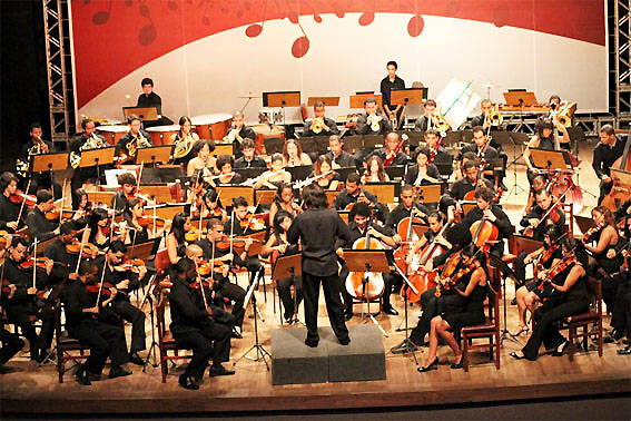FOTO - Orquestra Juvenil da Bahia faz primeira apresentação em solo britânico. 4.bp.blogspot.com