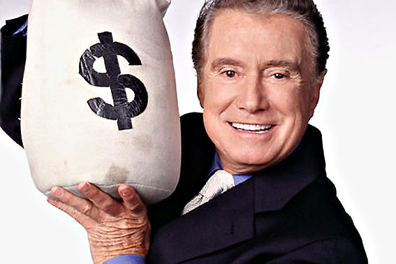 FOTO – Regis Philbin apresentava Quem Quer Ser um Milionário nos EUA.assets.nydailynews.com