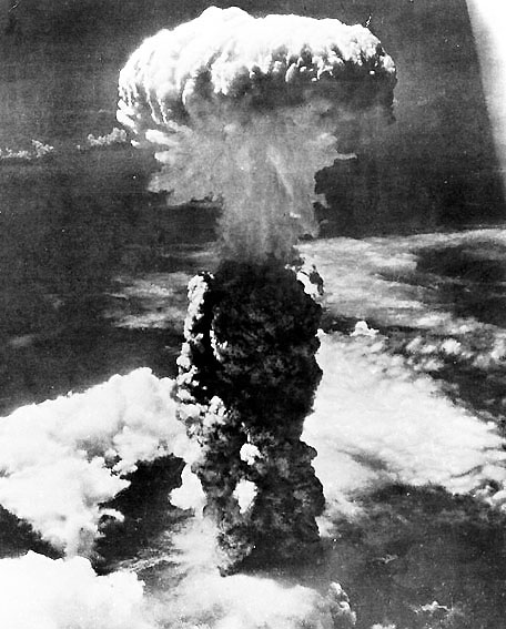 FOTO - Imagem da explosão da bomba nuclear na cidade japonesa de Nagasaki.presidentialtimeline.org