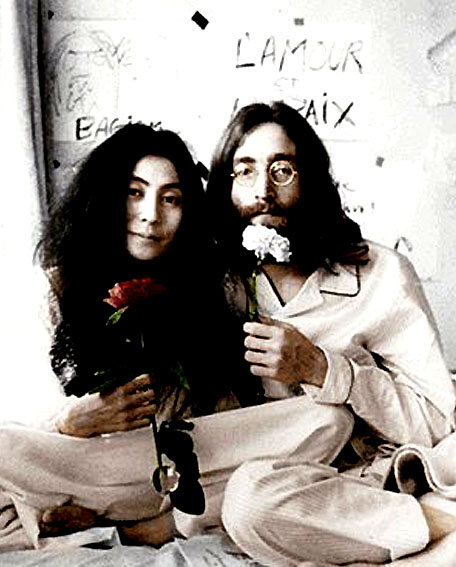 FOTO - Yoko Ono faz homenagem aos 70 anos do nascimento de John Lennon. 3.bp.blogspot.com