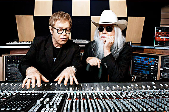 Elton John e Leon Russell juntam forças no álbum The Union