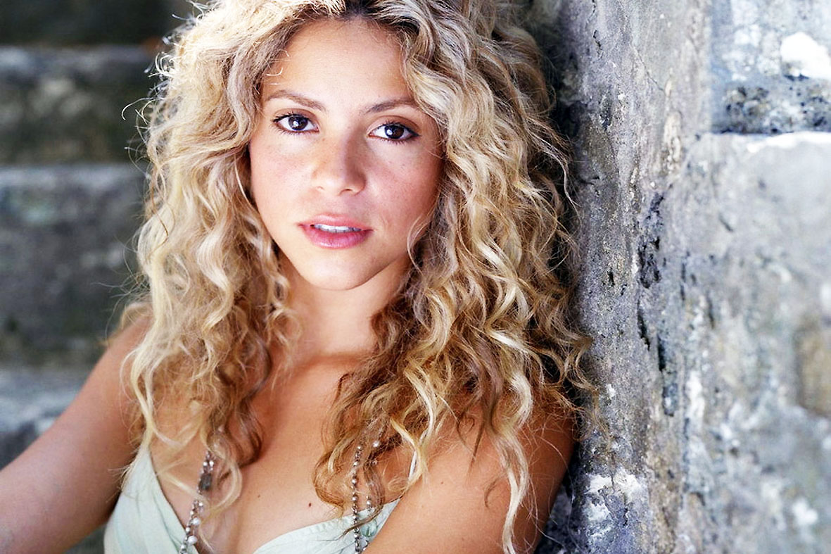 Shakira lança a primeira música de seu novo álbum.4.bp.blogspot.com
