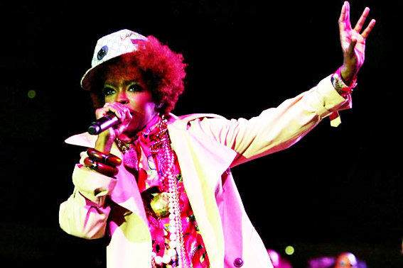 Lauryn Hill apresentou arranjos diferentes de seus clássicos em São Paulo.whatsthet.com