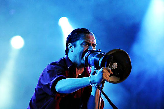Mike Patton disse que Faith No More irá se separar após o final da atual turnê.rockapneia.com.br