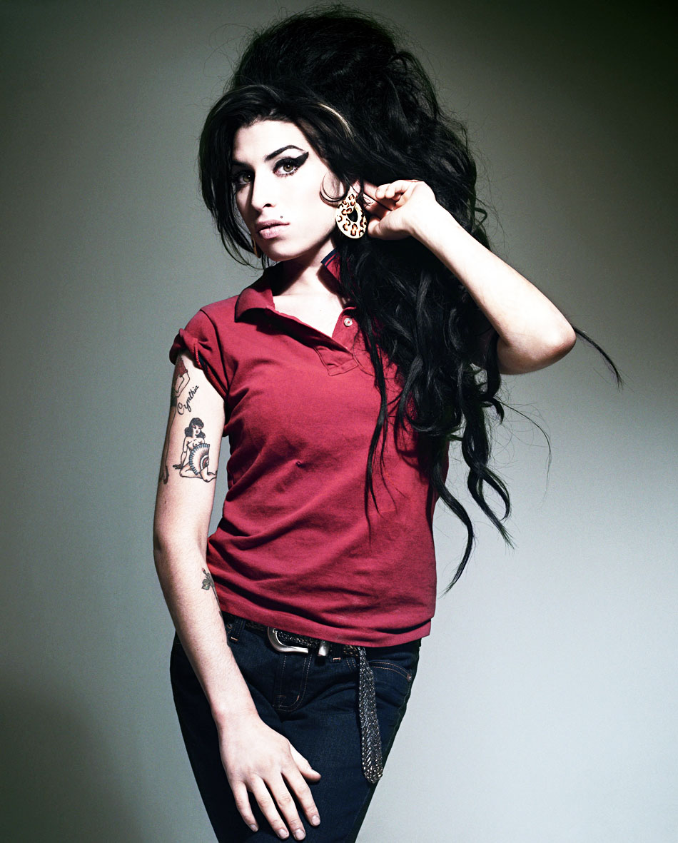 Amy Winehouse acusa Mark Ronson de roubar seus créditos no disco Back to Black. thedeafblog.co.uk