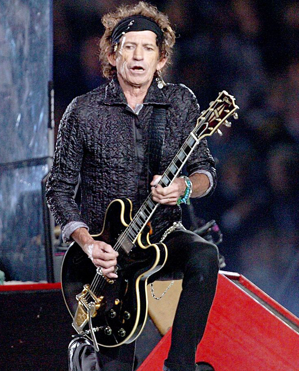 Keith Richards afirma em autobiografia que Mick Jagger ficou insuportável. aceshowbiz.com
