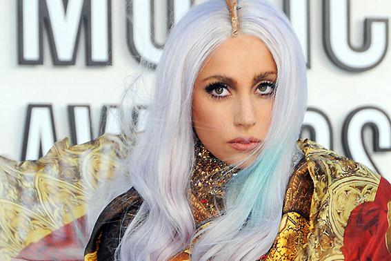 Lady Gaga se apressou em comprar material antigo antes de ir a leilão.mtv.com