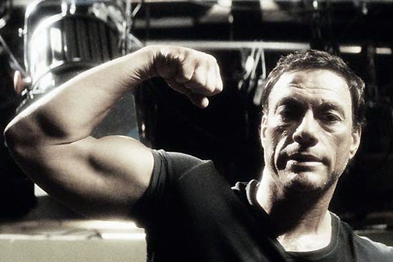 O ator belga Jean-Claude Van Damme encara limitações do corpo aos 50.cinemaisdope.com