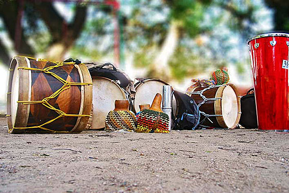 Instrumentos usados pelos músicos do coletivo Ponto BR.Divulgação