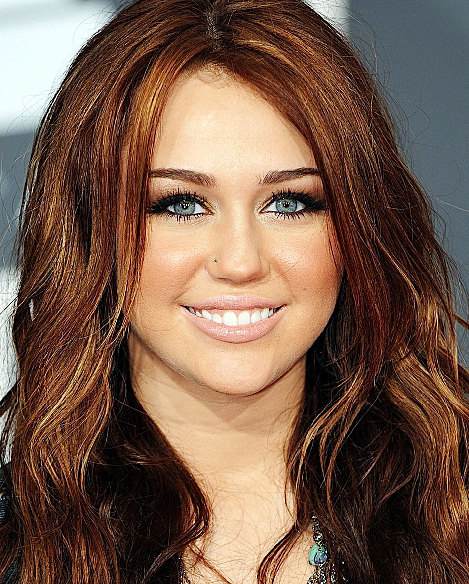Miley Cyrus pode estrelar filme adaptado do clipe Big Bang