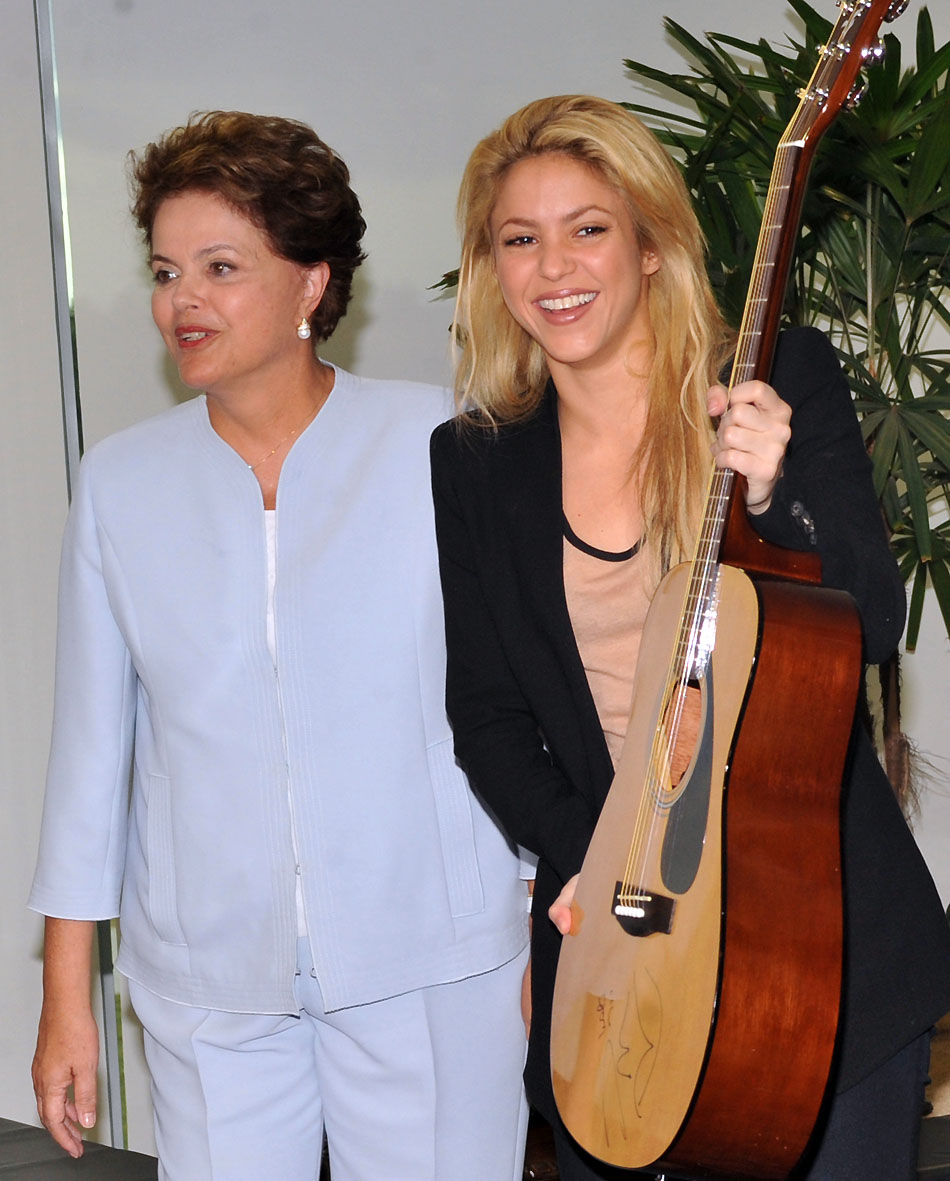 Shakira e Dilma firmam parceria para oferecer melhores condições de vida a crianças latino-americanas. Valter Campanato/ABr