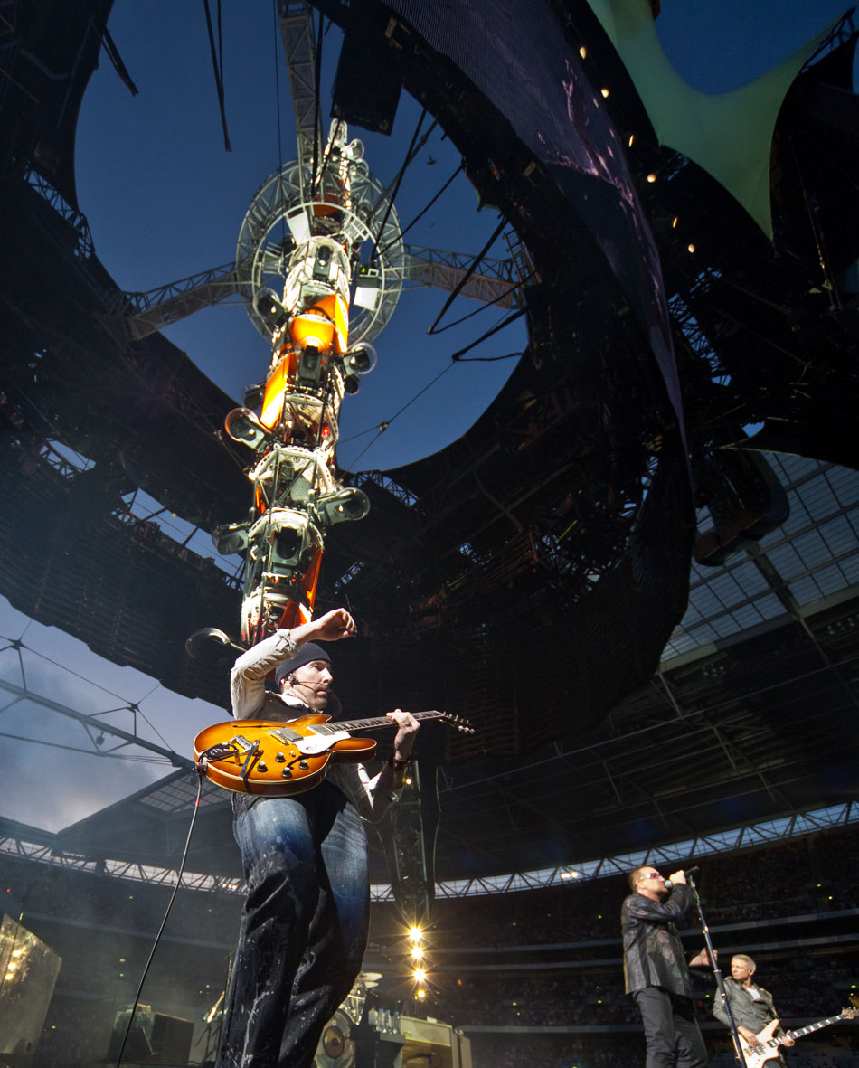 Detalhe do palco 360° do U2