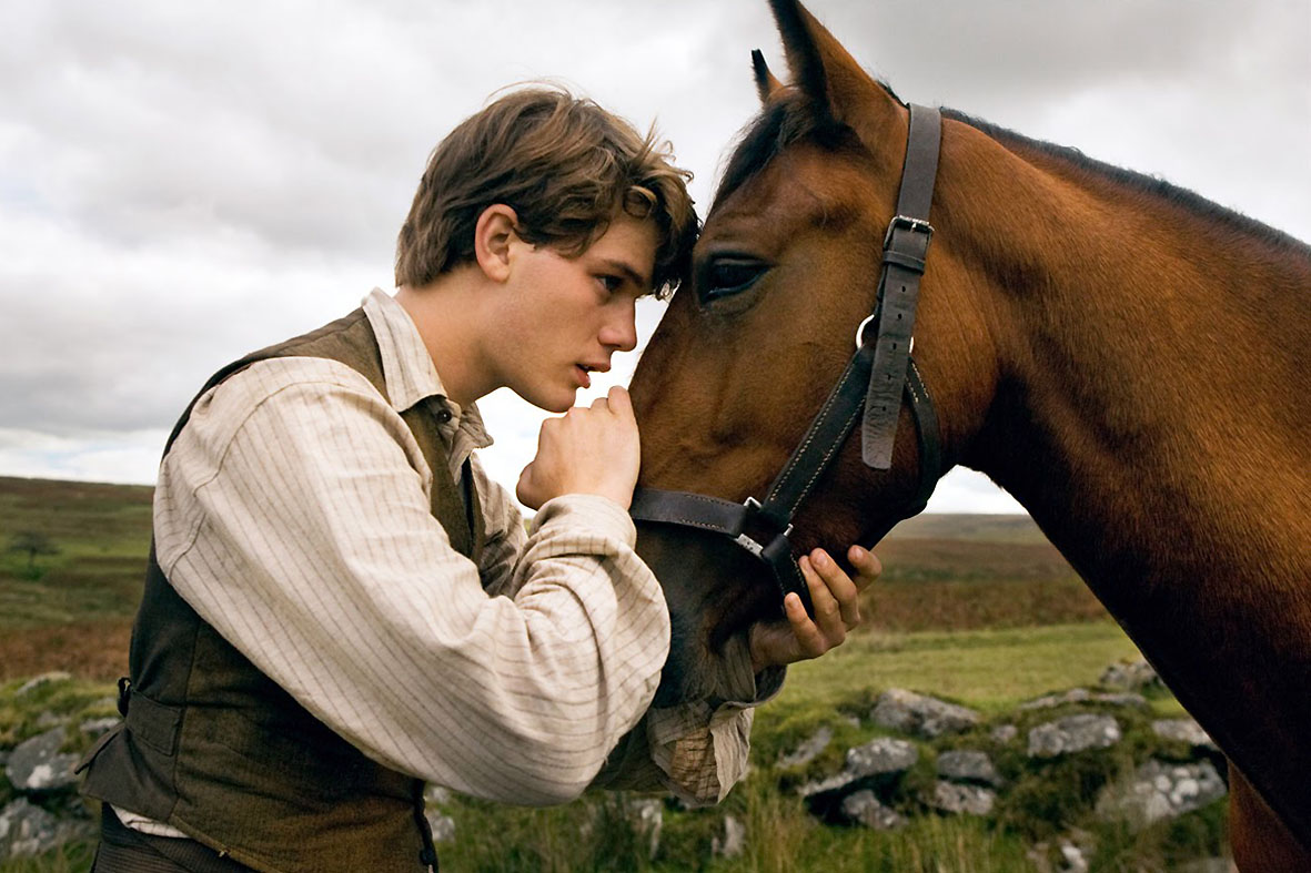 Amizade de garoto com um cavalo é tema de novo filme de Steven Spielberg. collider.com