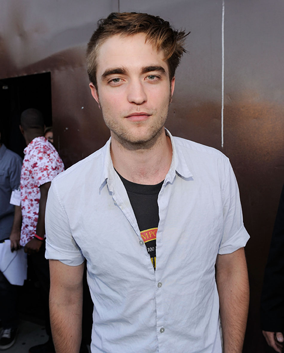 Robert Pattinson pode se aventurar no mundo da música. Divulgação/team-twilight.com