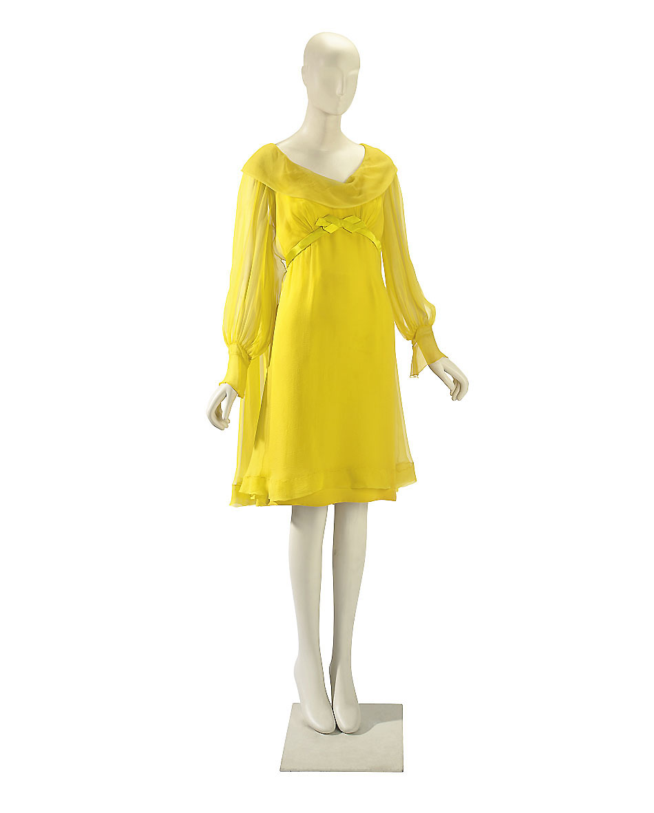 Vestido amarelo que Liz Taylor usou em seu primeiro casamento com Richard Burton em preço estimado em  US$ 60 mil. Divulgação