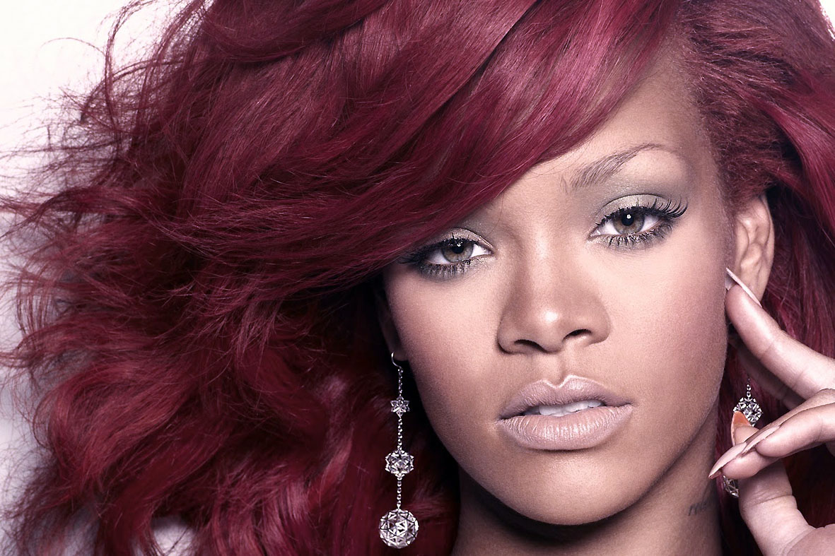 Rihanna tropeça em gripe e cancela show