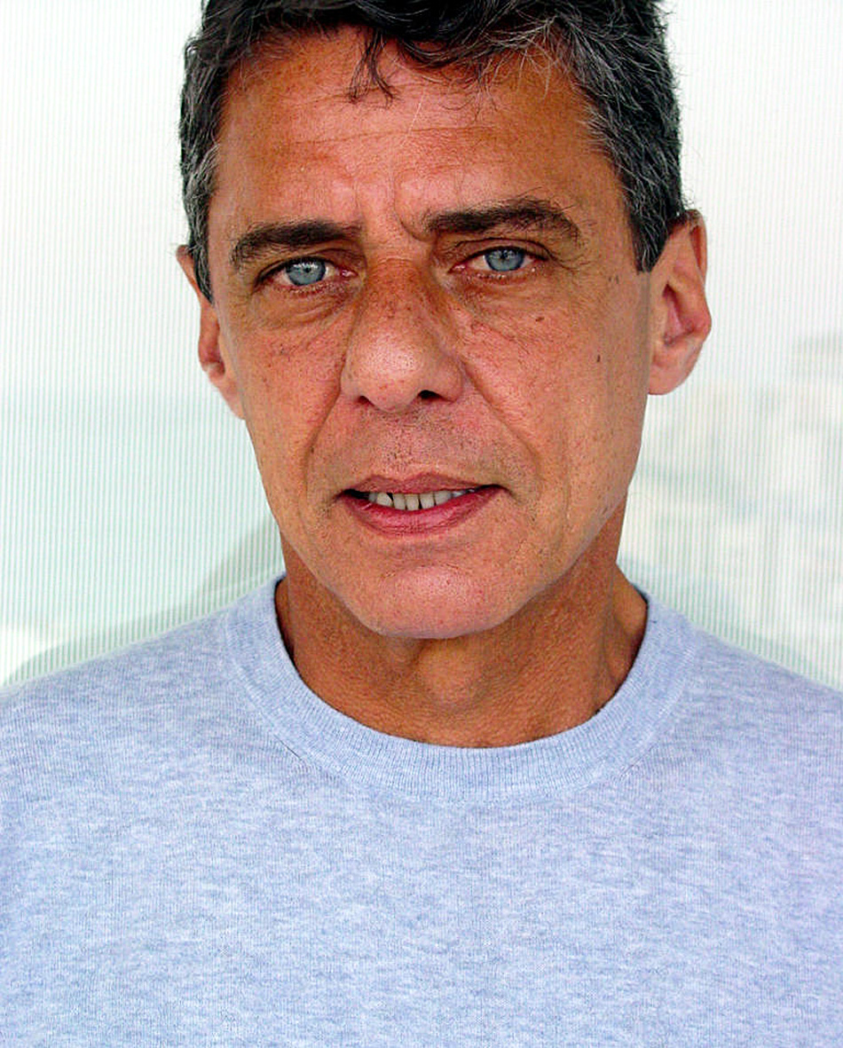 Chico Buarque é um dos vencendores do Prêmio Portugal Telecom. Divulgação