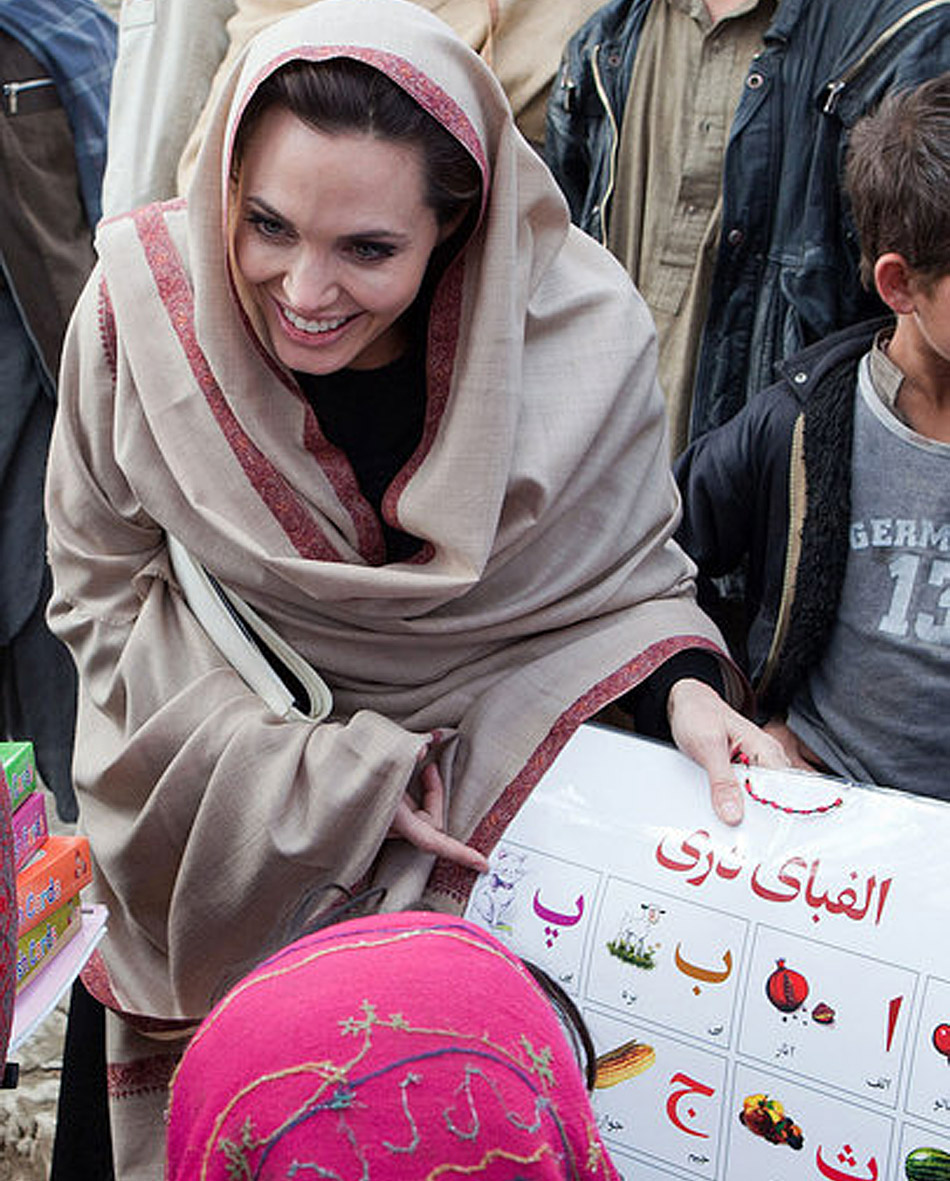 Angelina Jolie no Afeganistão: provável tema de seu novo filme como diretora. Divulgação