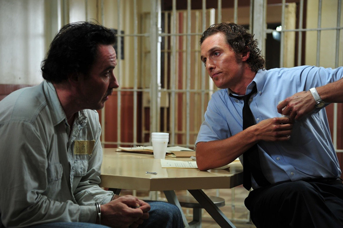 John Cusack e Matthew McConaughey em cena de The Paperboy. Divulgação