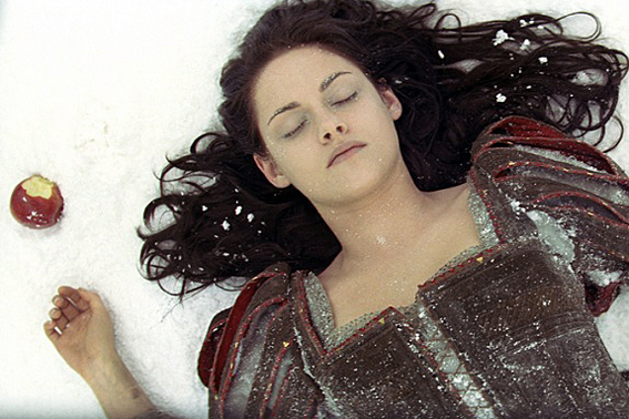 Kristen Stewart faz uma Branca de Neve guerreira e corajosa. Divulgação