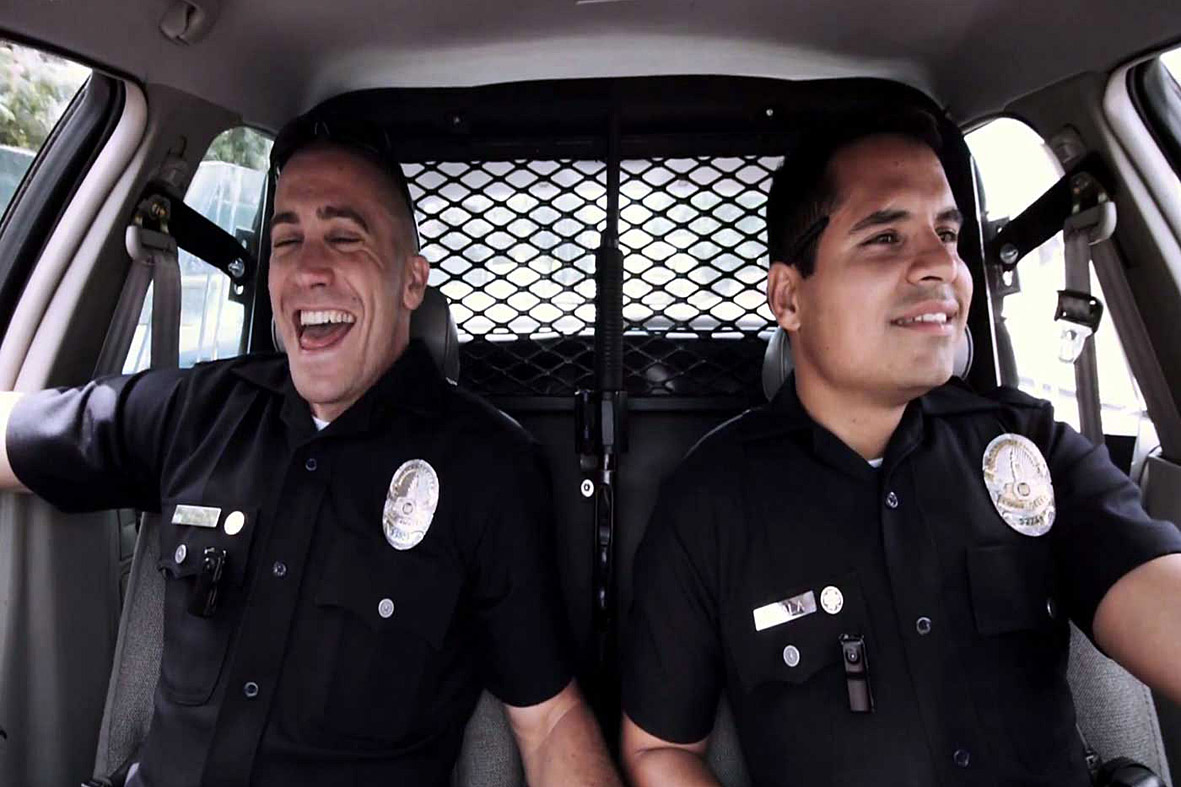 Jake Gylenhaal e Michael Peña em cena de Marcados para Morrer. Foto: Divulgação