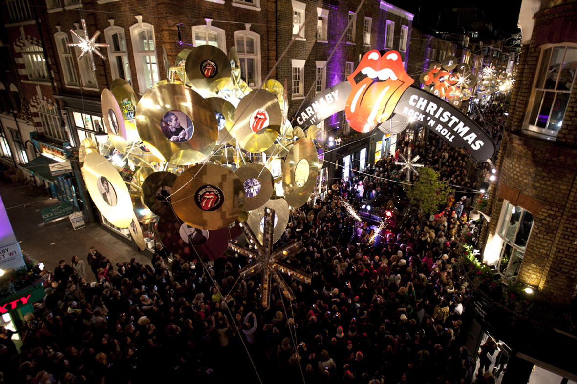 Festa de inauguração da decoração de Natal dos Rolling Stones em Carnaby Street. Foto: Divulgação