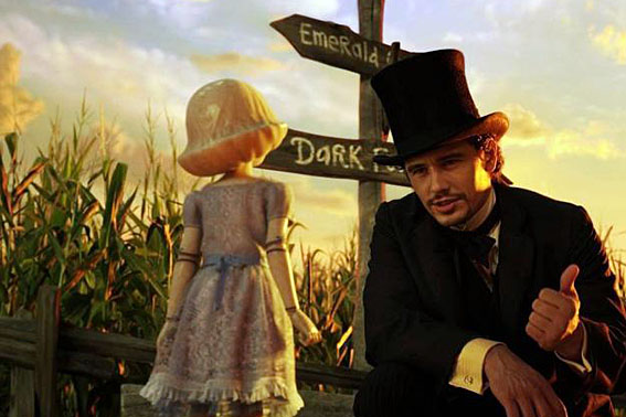 James Franco em cena de Oz