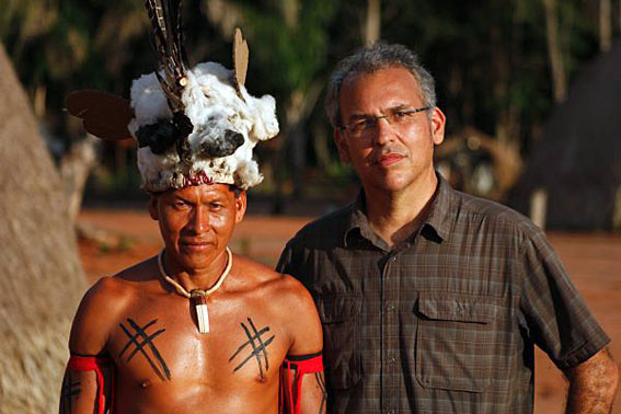 Diretor Belisario Franca no set de Amazônia Eterna. Foto: Divulgação