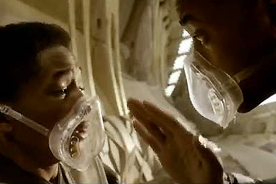 Jaden Smith  e Will Smith em cena de Depois da Terra. Foto: Divulgação