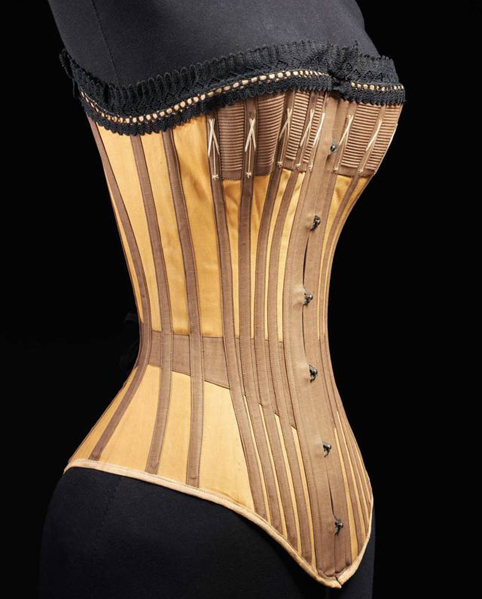 Espartilhos do século 18 feitos à mão estão entre os destaques da expo Undressed: A Brief History of Underwear. Foto: Divulgação/V&A Museum