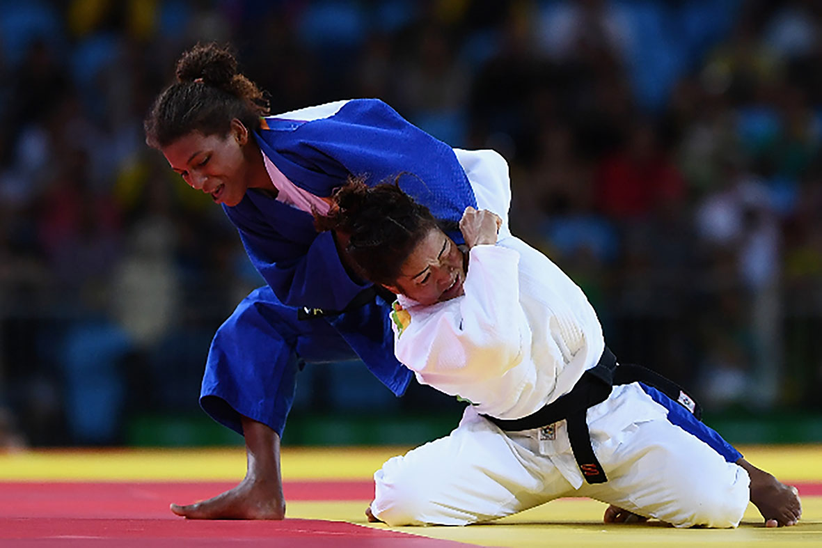 Rio and Brazil stopped to see Brazilian judoka Rafaela Silva beating Sumiya Dorjsuren of Mongolia in Rio 2016. Photo: rio2016.com