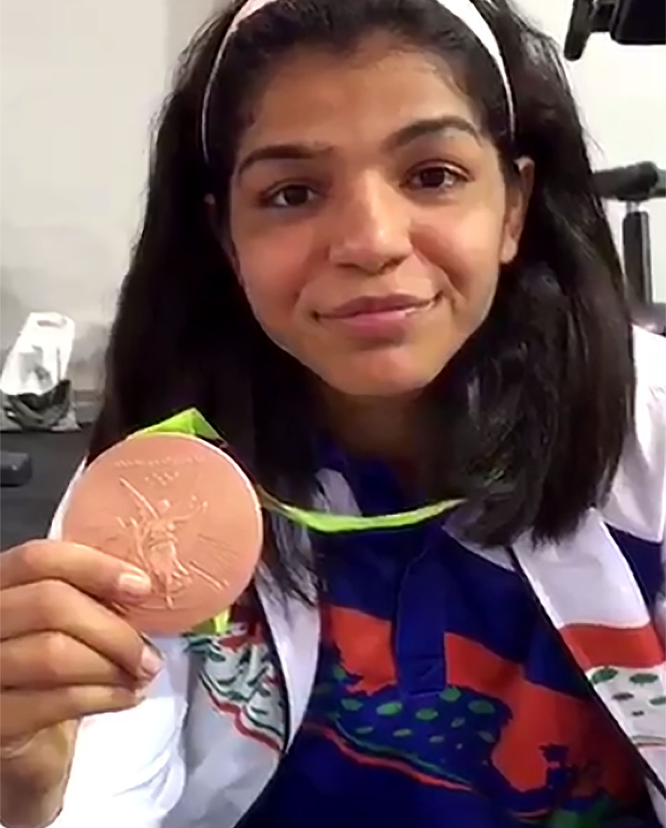 Indian female wrestler Sakshi Malik has secured Indias first medal at the 2016 Rio Olympics. Photo: Twitter