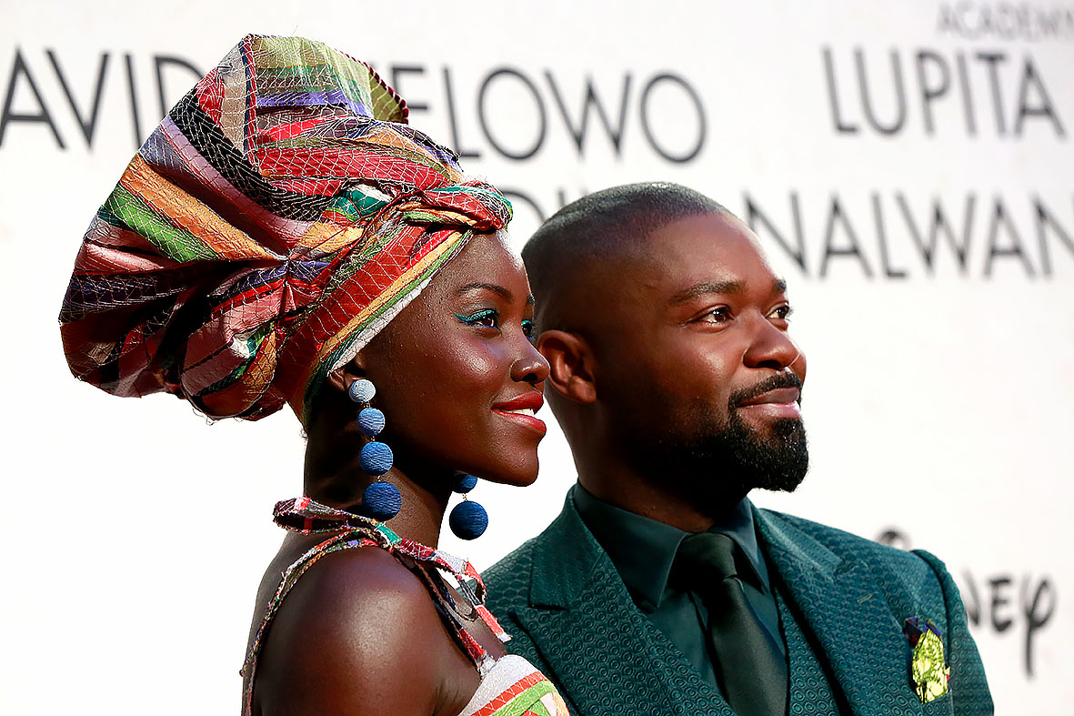 Lupita Nyong’o e David Oyelowo no lançamento de Rainha de Katwe