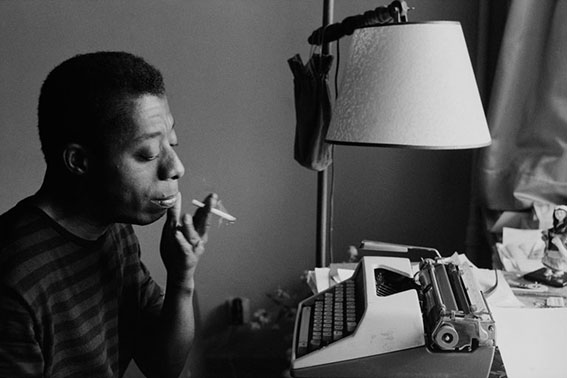 James Baldwin: contextualizando o racismo como num espectro mais amplo. Foto: Divulgação
