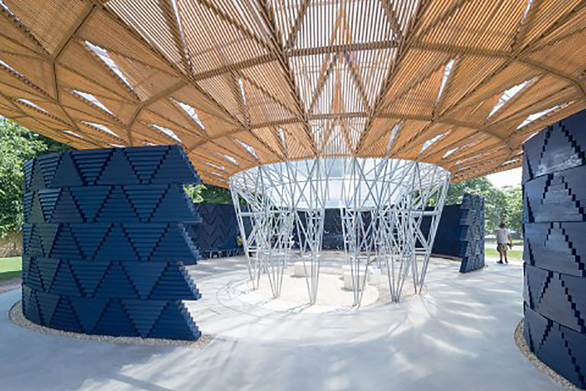 Serpentine Pavilion criado pelo arquiteto Francis Kéré