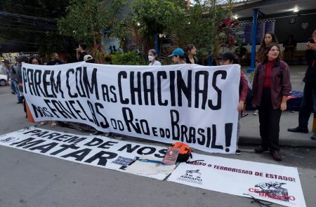Protesto contra violência policial marca um mês da chacina, durante operação no Complexo do Alemão. Foto: Ana Paula Oliveira