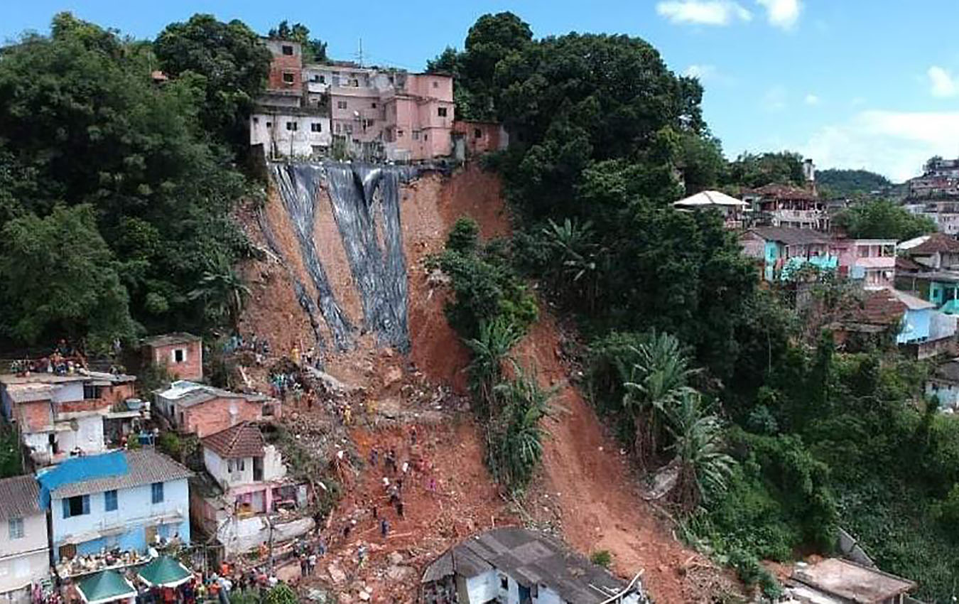 Vila Baiana, Guarujá, onde PM matou 14. Foto: Feliixx Drone