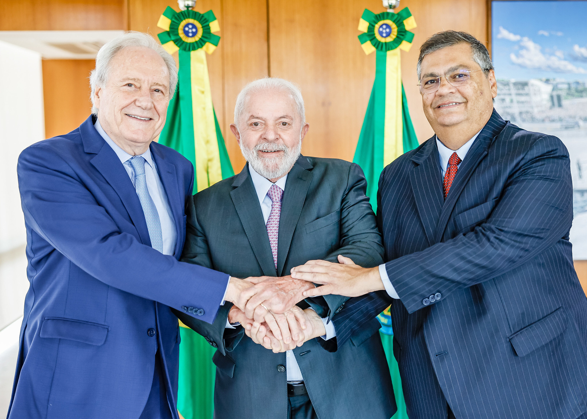 Lula empossa Ricardo Lewandowski (dir.) no lugar de Flávio Dino, na Justiça e Segurança Pública. Foto: Ricardo Stuckert